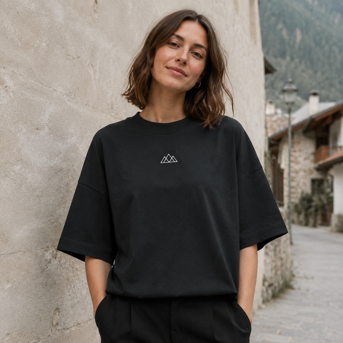 Montipaw – Shared Horizons Oversized Shirt | Black